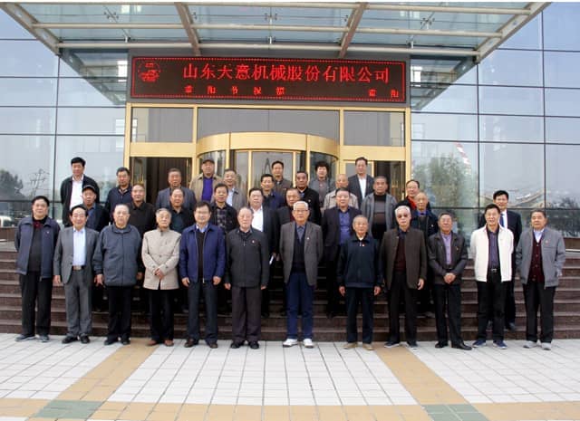 兗州區(qū)人大、政協(xié)領(lǐng)導(dǎo)蒞臨天意機(jī)械參觀考察